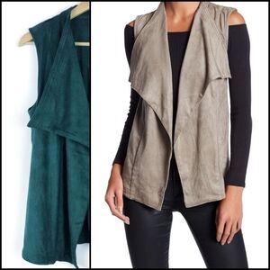𝅺NEW! ROMEO & JULIET COUTURE Hunter Green Faux Suede Soft Drape Vest Medium.